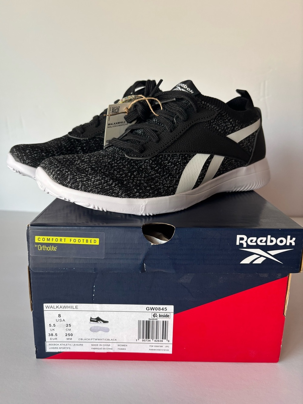 Reebok Men's Black and White Athletic Walking Shoes